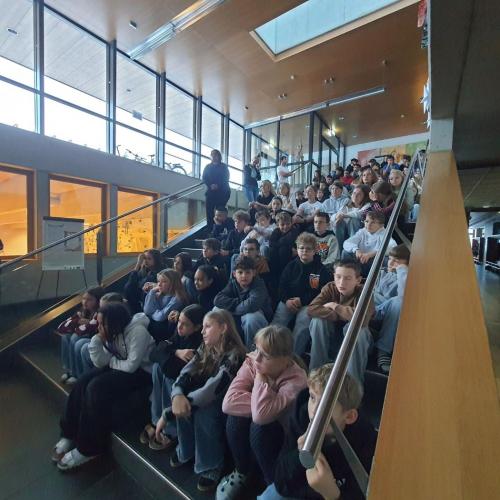 Weihnachtsglanz im Schulhaus