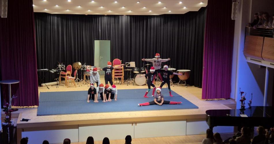 Weihnachtsfeier Tanz